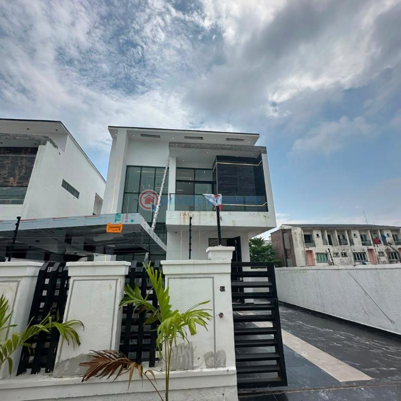 5 bedroom Detached Duplex For Sale Chevron Drive Lekki Lagos - 0