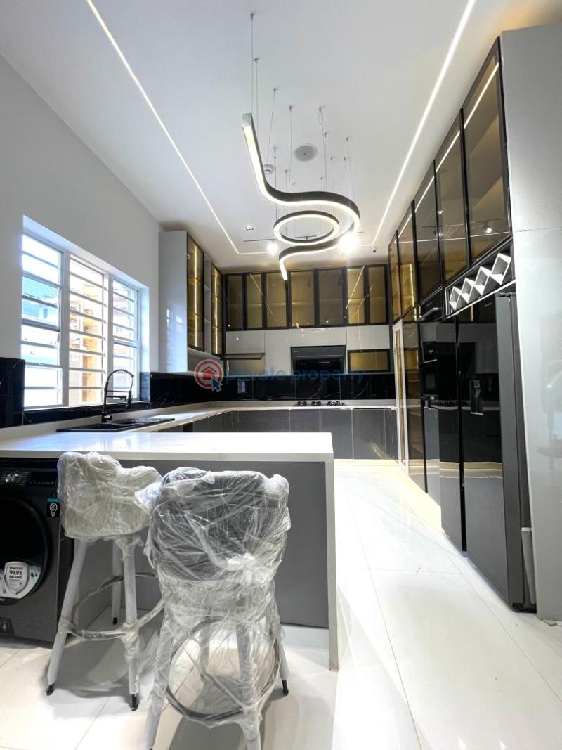 5 bedroom Detached Duplex For Sale Lekki Phase 1 Lagos - 3