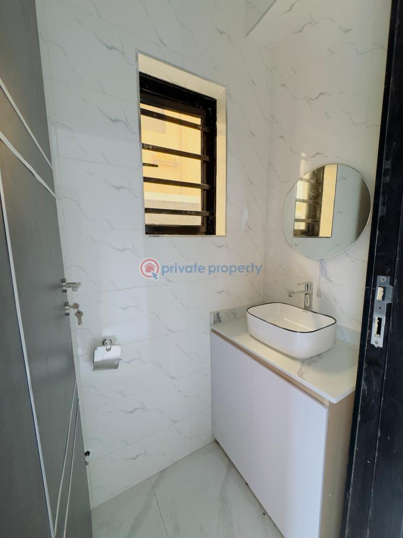 5 bedroom Detached Duplex For Sale 5 Bedroom Fully Detached Duplex With Bq, Magodo Gra Phase 1 Magodo Kosofe/Ikosi Lagos - 12