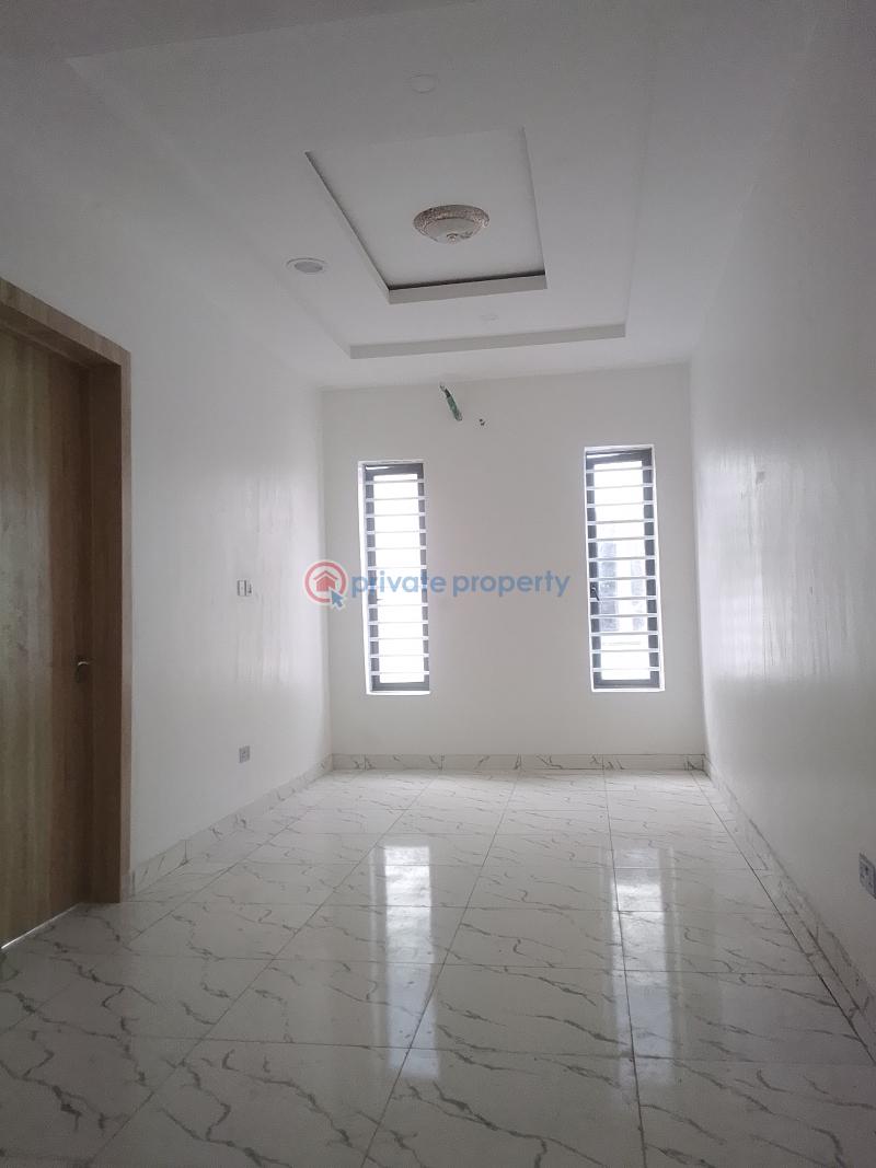 For sale 5 bedroom Duplex Chevy View Estate Off Chevron Drive Lekki