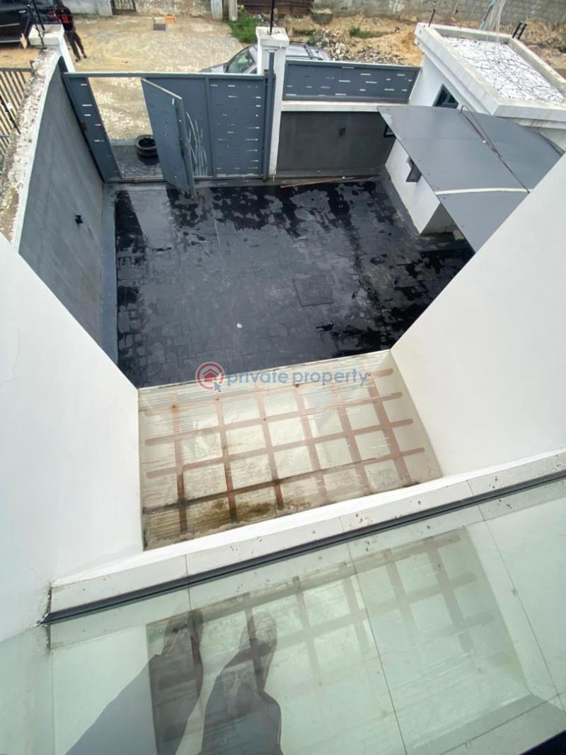 5 bedroom Detached Duplex For Sale Chevron Lekki Lagos Chevron Drive Lekki Lagos - 5