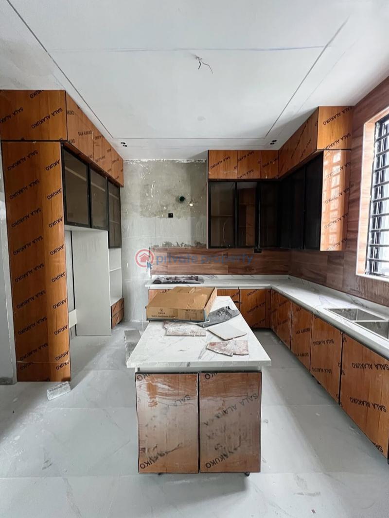 5 bedroom Detached Duplex For Sale Chevron Drive Lekki Lagos - 9