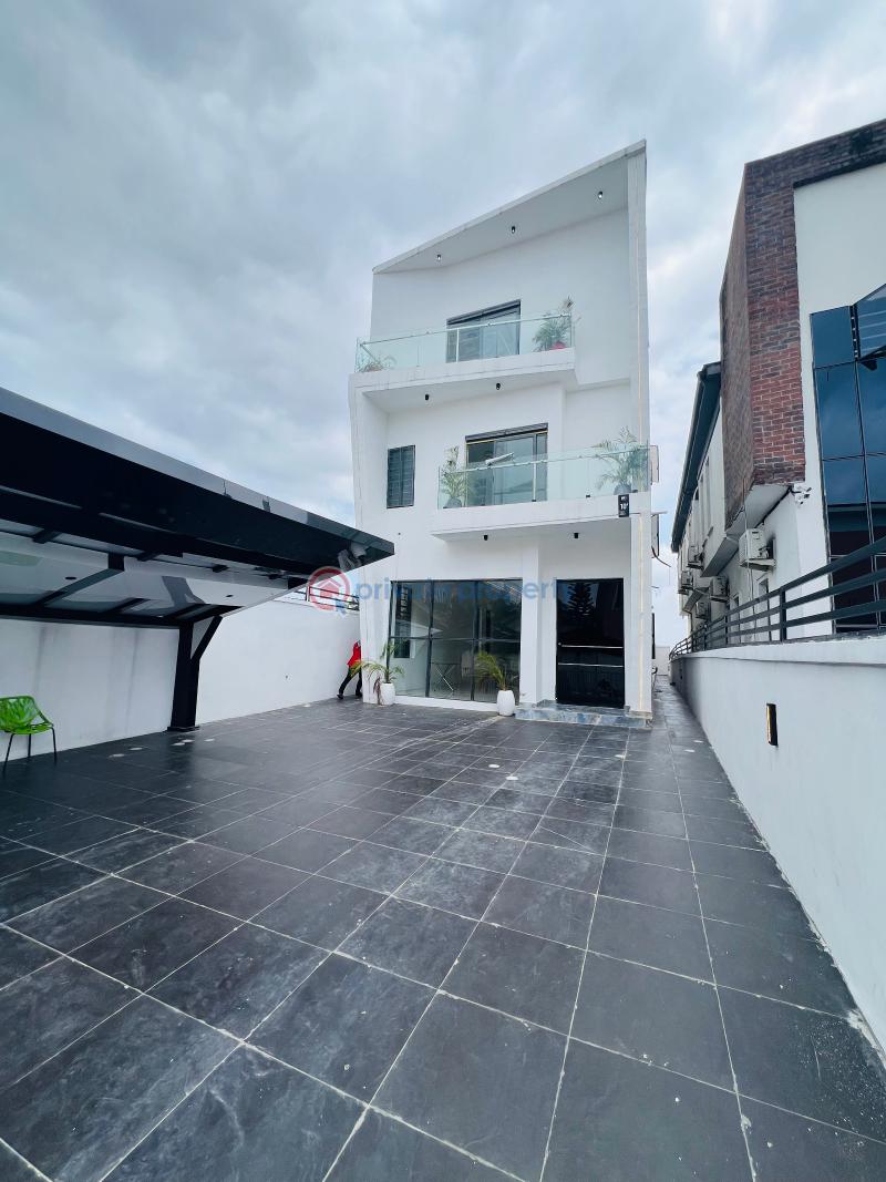 5 bedroom Detached Duplex For Sale Chevron Drive Lekki Lagos - 1