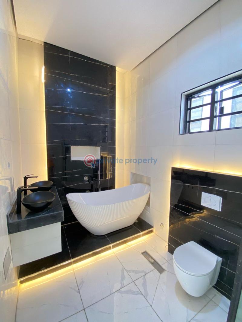 5 bedroom Detached Duplex For Sale Chevron Lekki Lagos Chevron Drive Lekki Lagos - 5