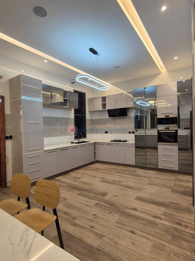 5 bedroom Detached Duplex For Sale Mojisola Onikoyi Estate Lagos - 10