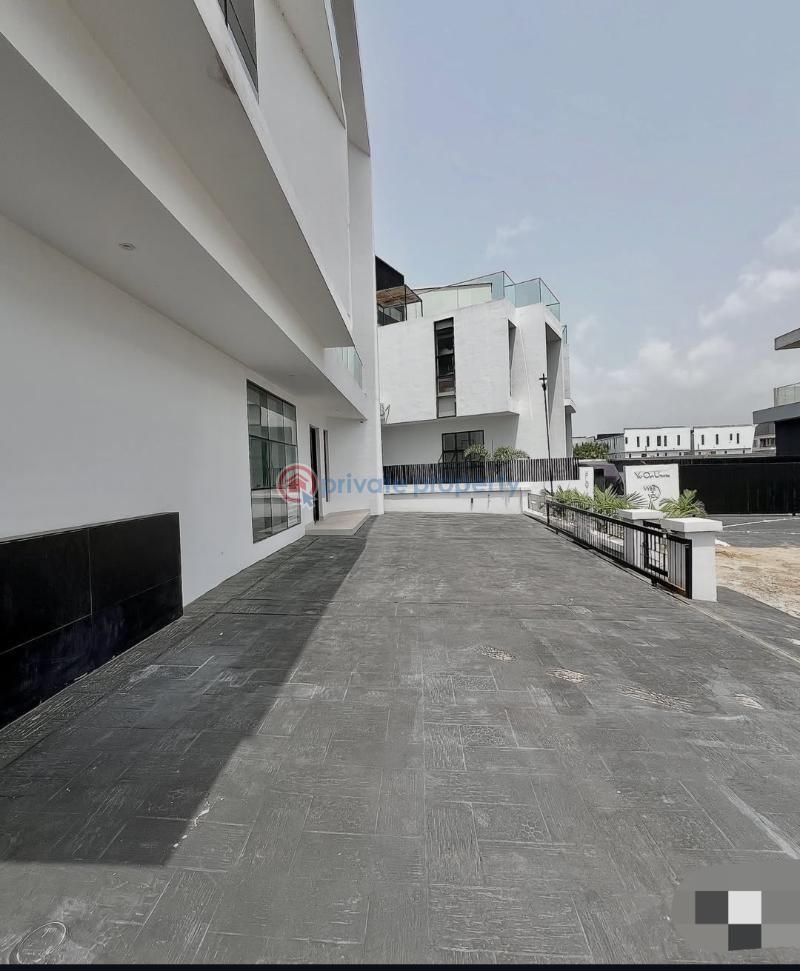 5 bedroom Detached Duplex For Sale Chevron Drive Lekki Lagos - 1