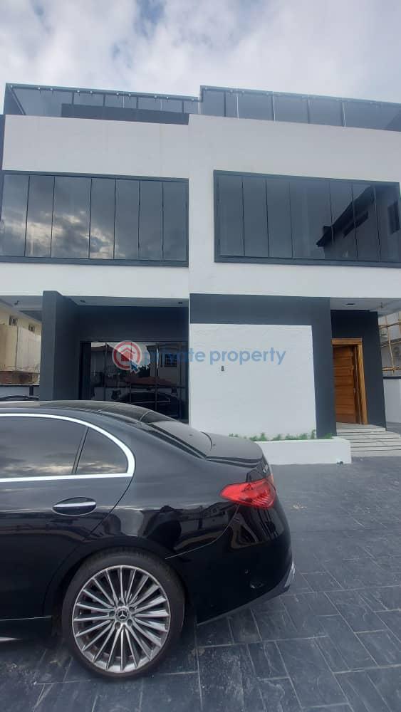 5 bedroom House For Sale Off Admiralty Way, Lekki Phase 1 Lagos - 1