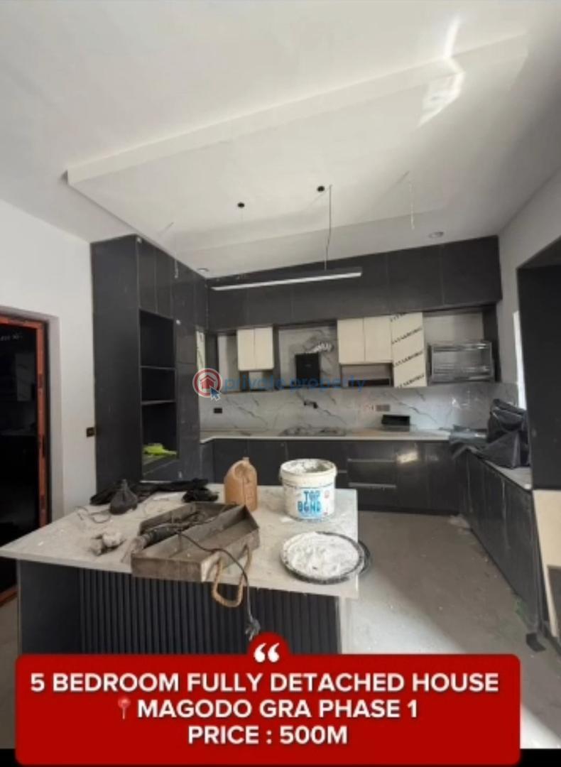 5 bedroom Detached Duplex For Sale Magodo Gra Phase 1 Kosofe/Ikosi Lagos - 3