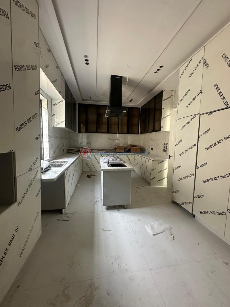 5 bedroom House For Sale Lekki Lagos - 9