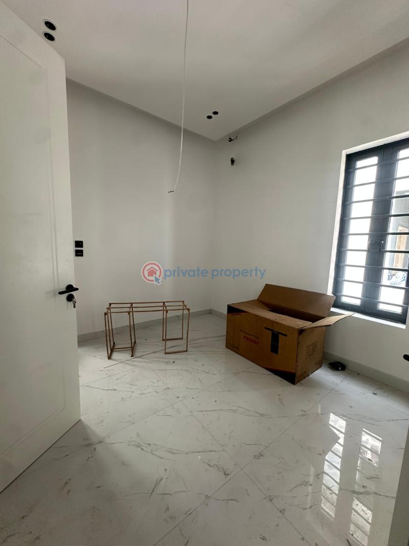 5 bedroom House For Sale Lekki Lagos - 1