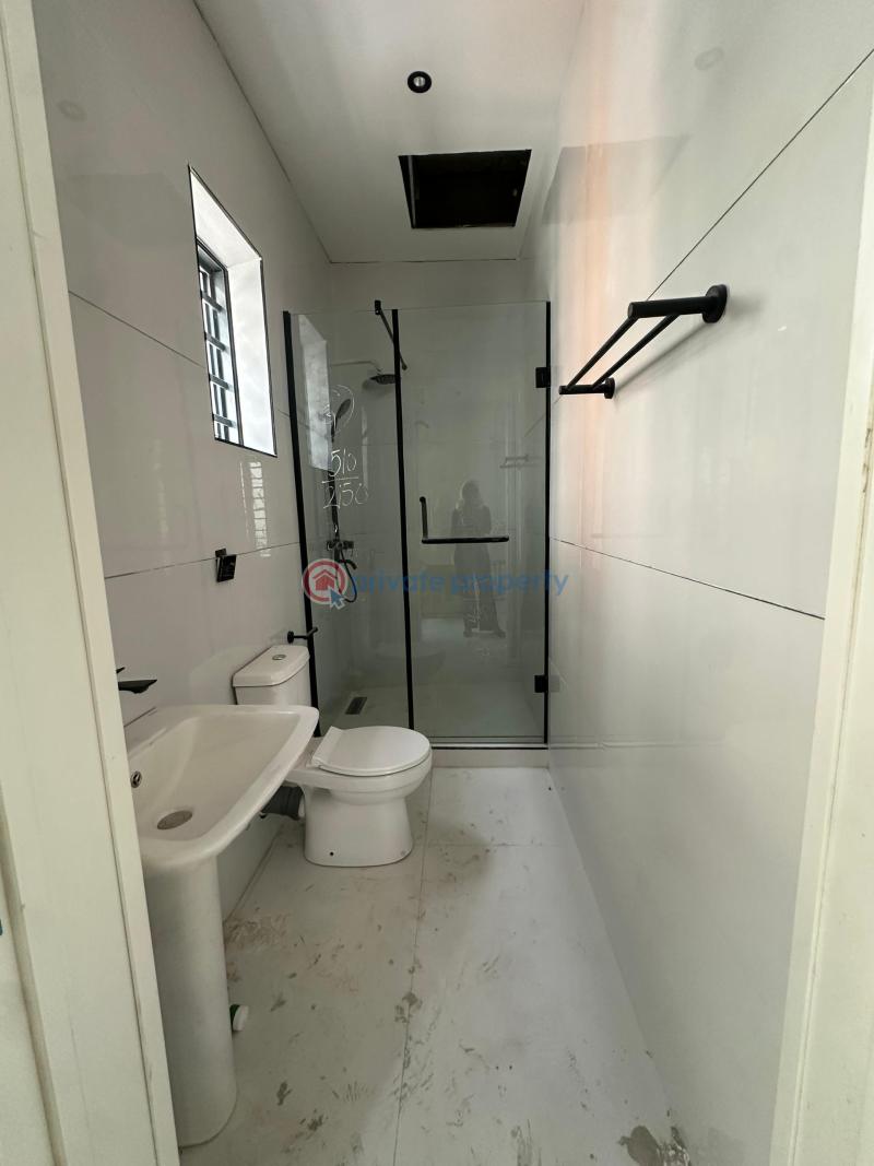 5 bedroom House For Sale Lekki Lagos - 3
