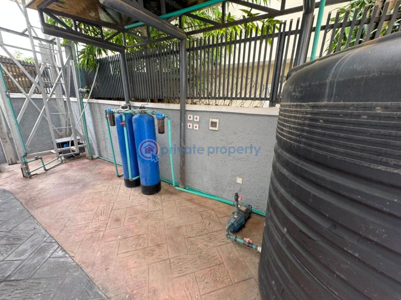 5 bedroom Detached Duplex For Sale Off Admiralty Way Lekki Phase 1 Lagos - 12