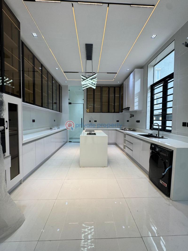 5 bedroom Detached Duplex For Sale 2nd Toll Gate Along Lekki Expressway Lagos - 3