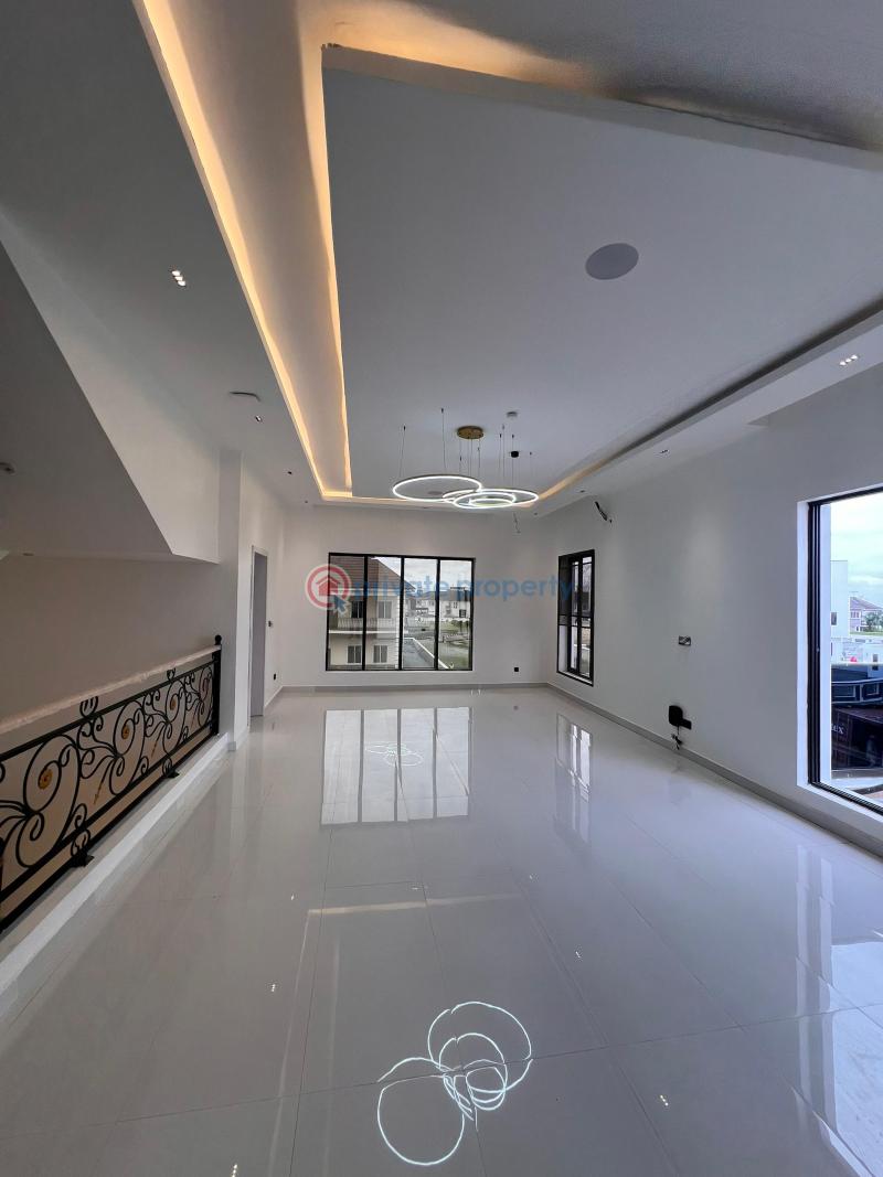 5 bedroom House For Sale Osapa Lekki Lagos - 3