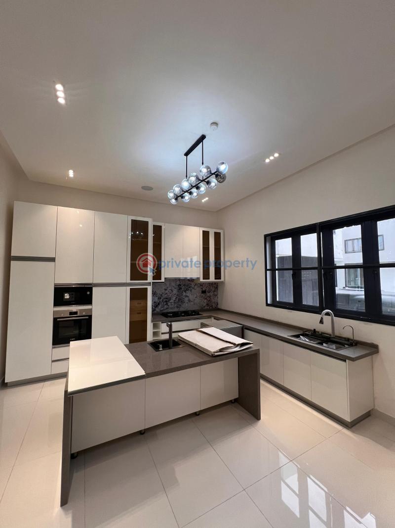 5 bedroom House For Sale Osapa Lekki Lagos - 5