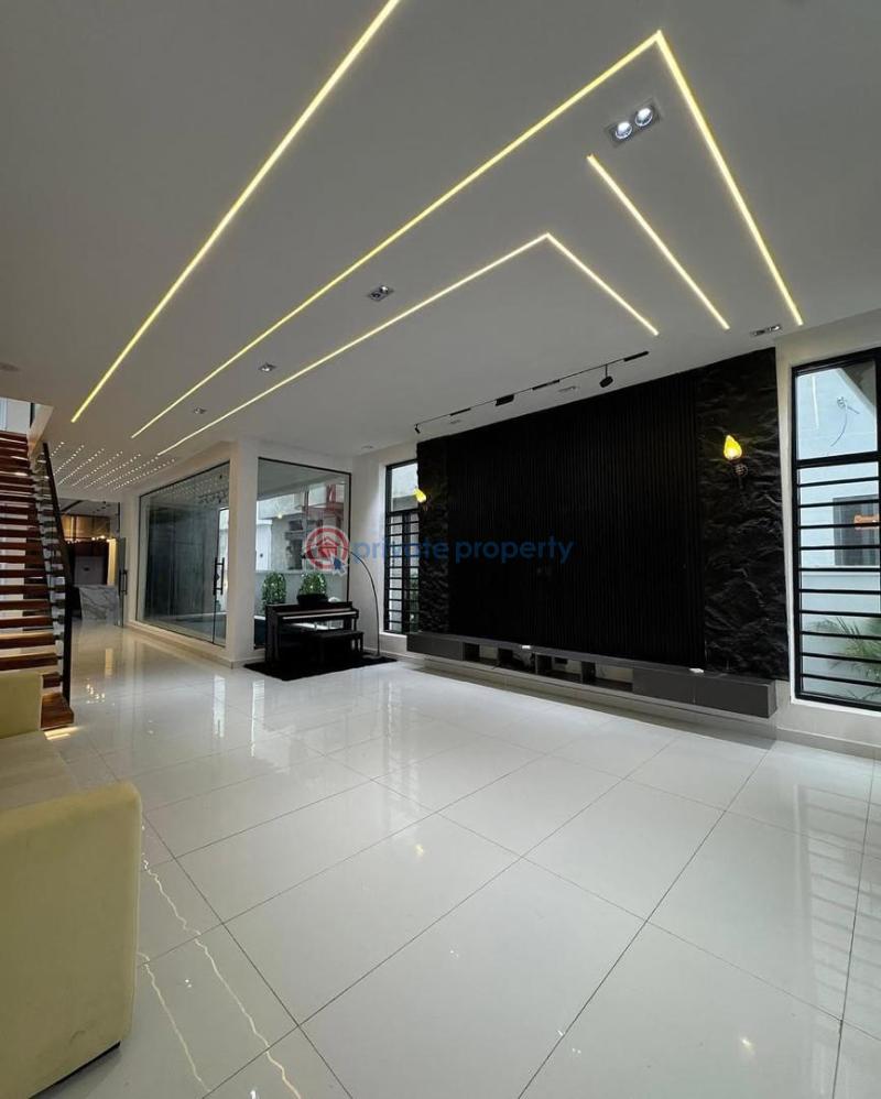 5 bedroom House For Sale Ikota Lekki Lagos - 2