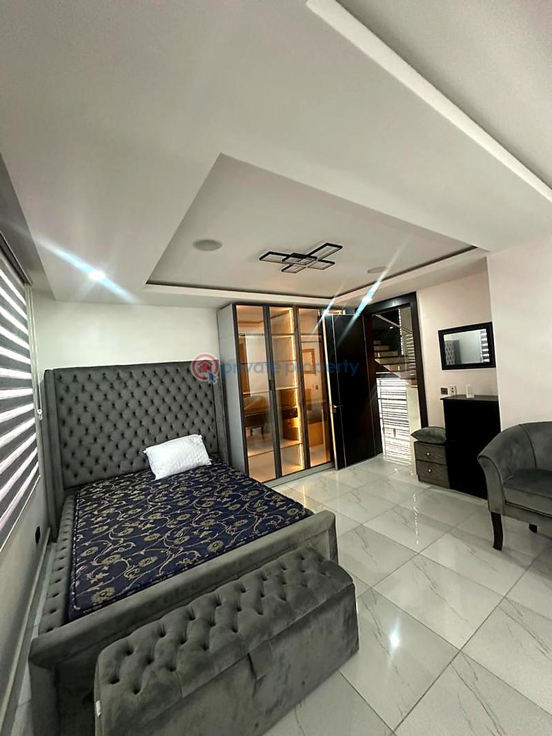 5 bedroom House For Sale Lagos - 1