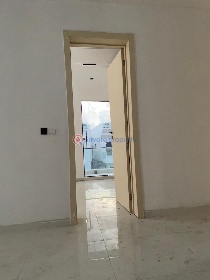 5 bedroom luxurious fully detached duplex(work ongoing). - 8 5 bedroom Detached Duplex For Sale Hampton Lake Estate, Chevron Drive, Alternative Route Lekki Phase 1 Lagos - 8