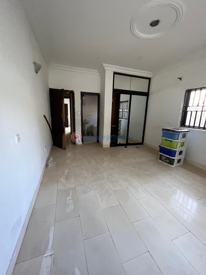 5 bedroom Penthouse For Sale Kaura Abuja Phase 2  - 3