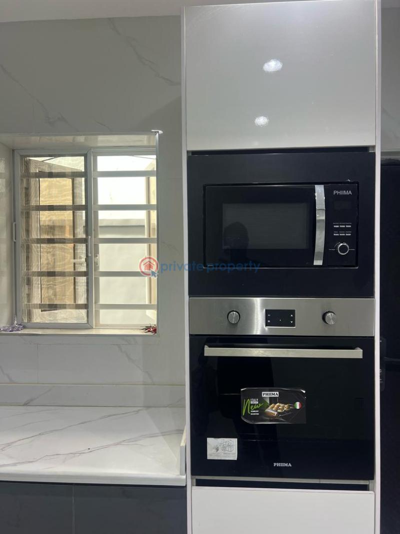 5 bedroom semi detached duplex + bq & courtyard 🏡 - 18 5 bedroom Detached Duplex For Sale Magodo Phase 1 Lekki Phase 1 Lagos - 18