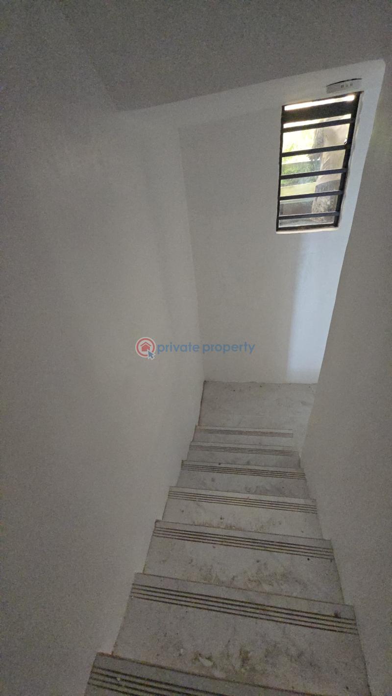 5 bedroom Semi detached Duplex For Sale Ajao Estate Maryland Lagos - 5