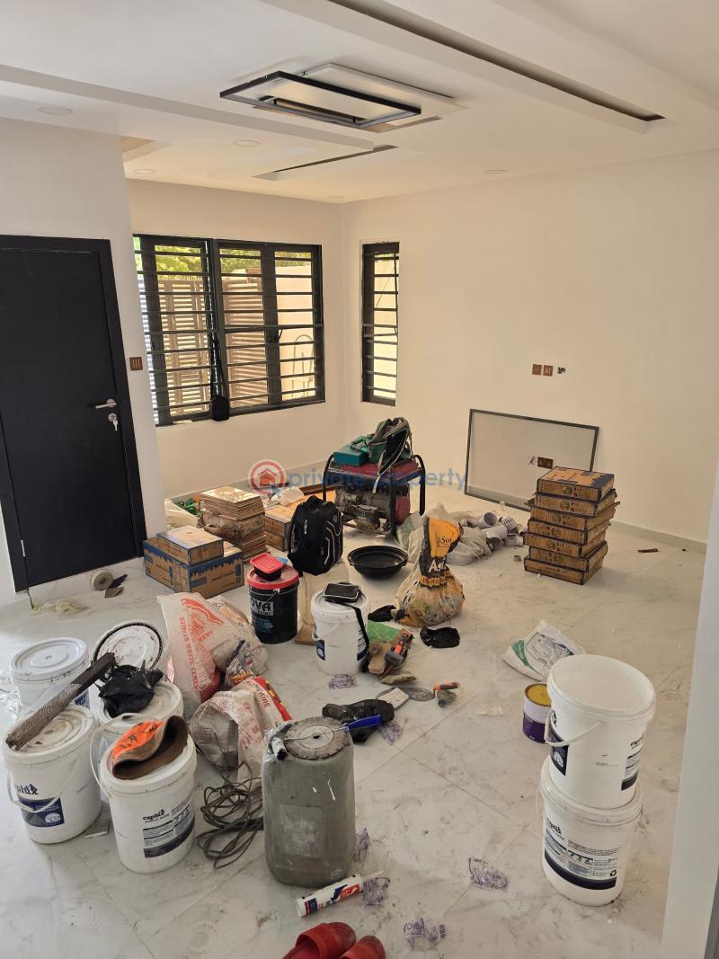 5 bedroom Semi detached Duplex For Sale Ajao Estate Maryland Lagos - 3