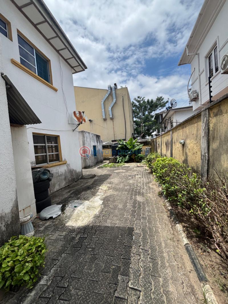 5 bedroom Semi detached Duplex For Rent Lekki Phase 1 Lagos - 24