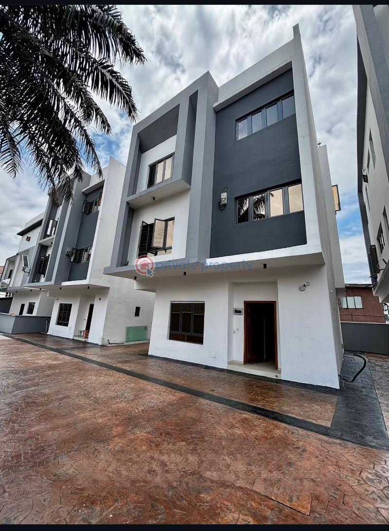5 bedroom Semi detached Duplex For Sale Adelabu Surulere Lagos - 1