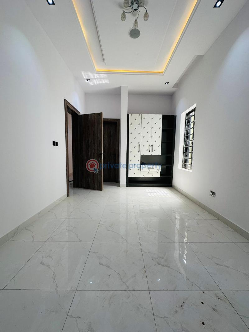 5 bedroom Semi detached Duplex For Sale Magodo Phase 2 Magodo Isheri Ikeja Lagos - 2