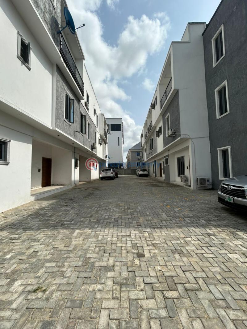5 bedroom Terraced Duplex For Sale Ologolo Lekki Lagos - 3
