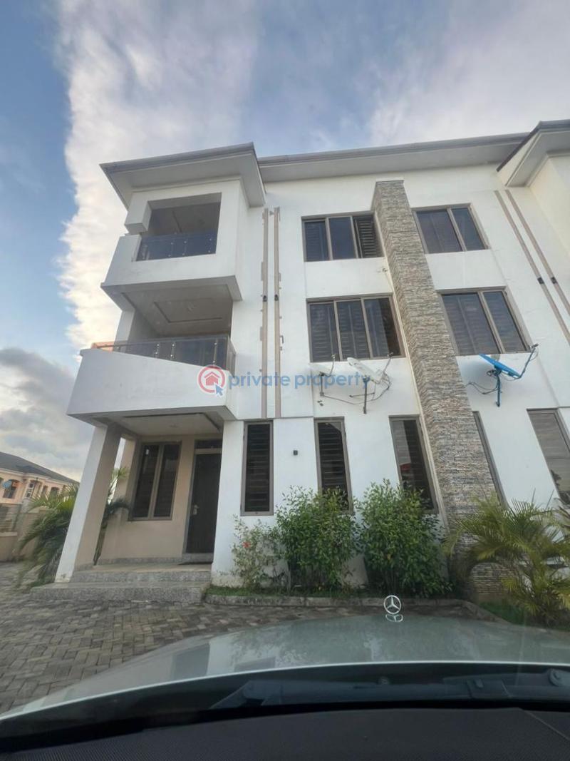 5 bedroom Terraced Duplex For Sale Wuye Abuja Phase 2  - 3