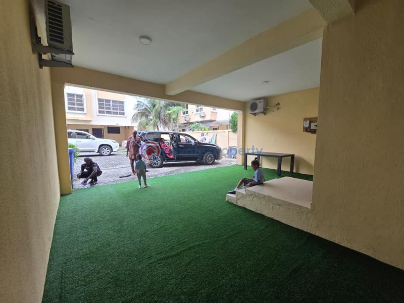 5 bedroom Terraced Duplex For Rent Bourdillon Court Chevron Drive Lekki Lagos - 10