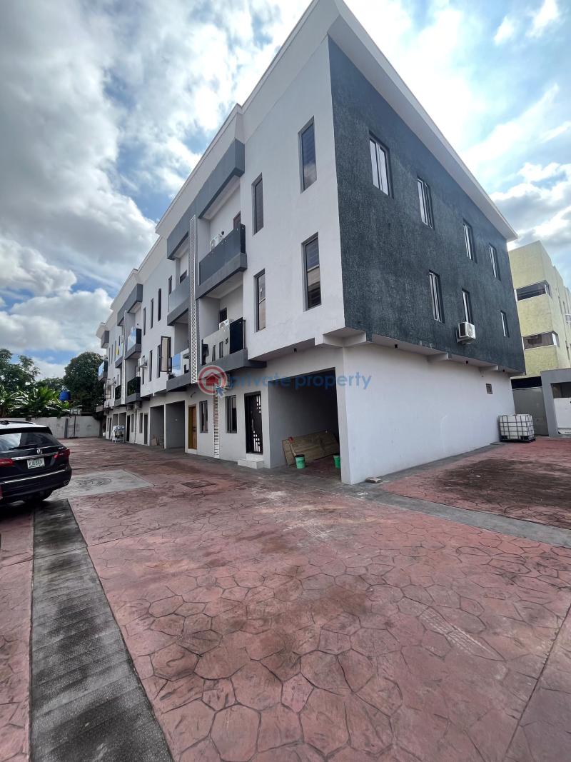 5 bedroom terrace duplex with bq - 2 5 bedroom Terraced Duplex For Sale Shonibare Estate Maryland Lagos - 2