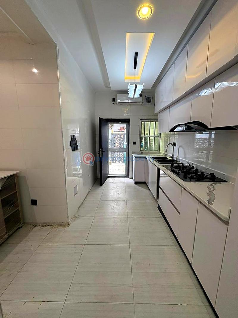5 bedroom House For Sale Lekki Lagos - 5