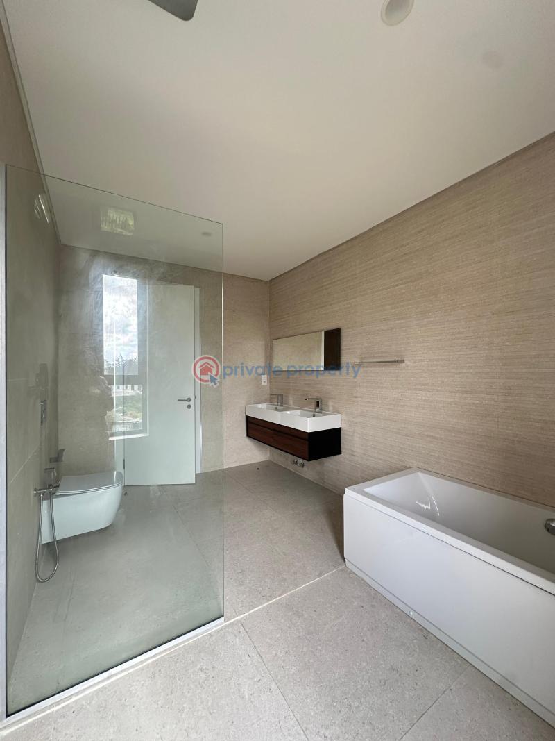 5 bedroom townhouse smart home fourplex with 2 bq's, large swimming pool, club house,gym - 2 5 bedroom Townhouse For Sale Banana Island Ikoyi Lagos - 2