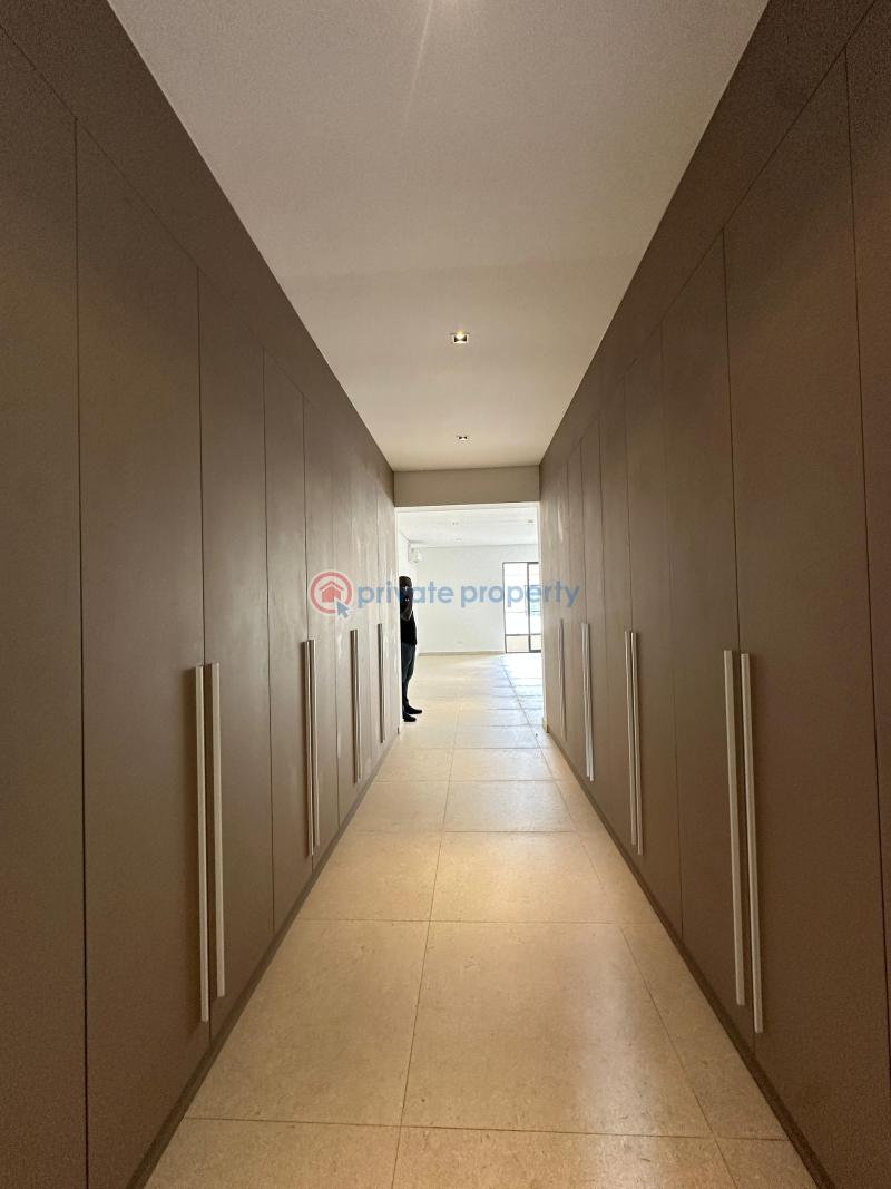5 bedroom townhouse smart home fourplex with 2 bq's, large swimming pool, club house,gym - 19 5 bedroom Townhouse For Sale Banana Island Ikoyi Lagos - 19