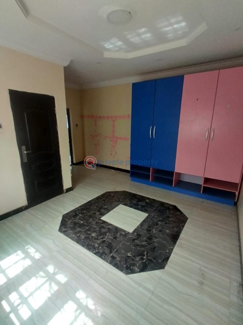 10 bedroom Detached Duplex For Sale Alogba Estate Ibeshe Ikorodu Lagos - 10