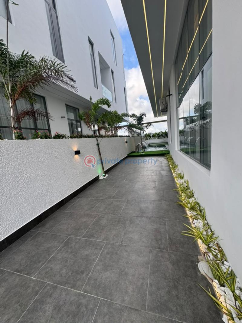 5 bedroom Duplex For Sale Pinnock Beach Estate Osapa Lekki Lagos - 3