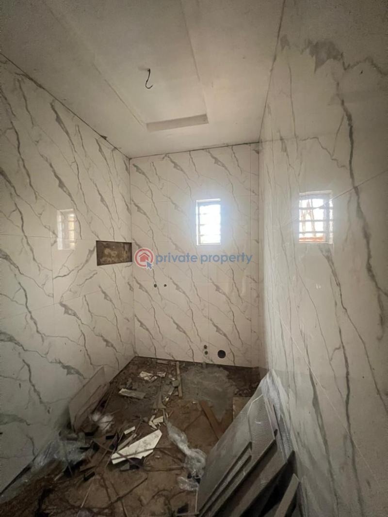 5 bedroom Detached Duplex For Sale G.r.a Phase 1 Magodo Kosofe/Ikosi Lagos - 0