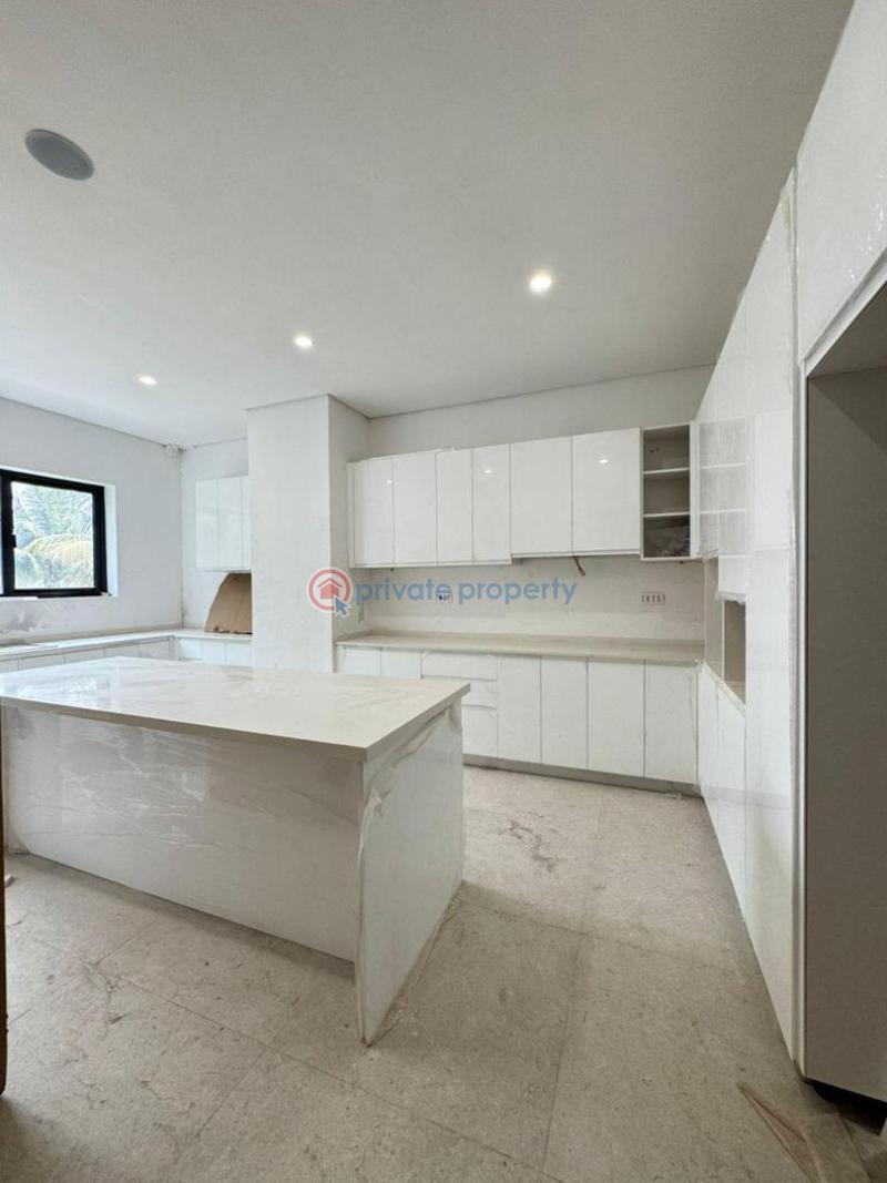 5 bedrooms terrace duplex with swimming pool, gym, elevator & 2 rooms bq - 5 5 bedroom Terraced Duplex For Sale Banana Island Ikoyi Lagos - 5