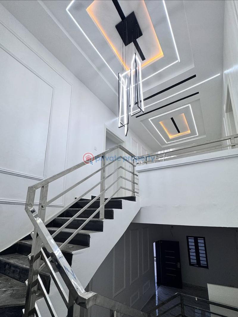 7 bedroom Detached Duplex For Sale Dakwo Abuja Phase 3  - 2