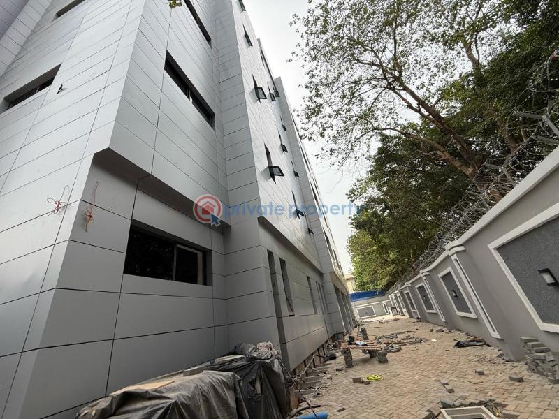 Mall/Complex/Plaza For Rent Wuse II Abuja Phase 1  - 5