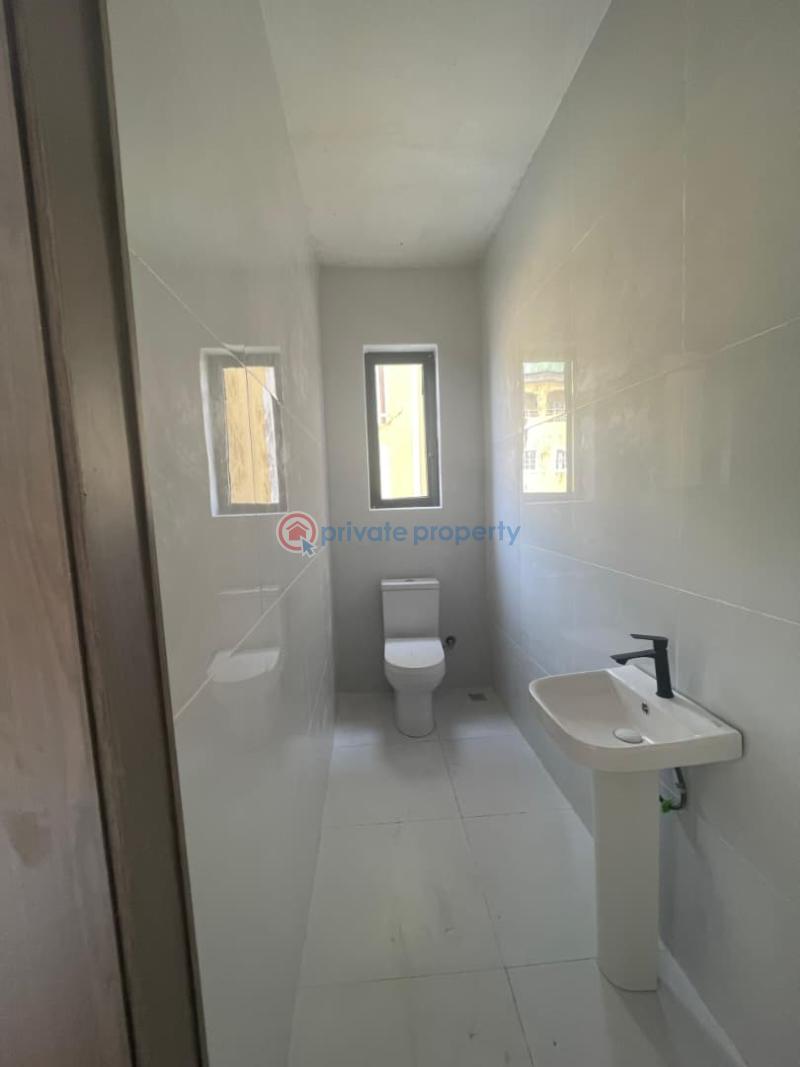 2 bedroom Block Of Flats For Sale Estate, Freedom Way Lekki Lekki Phase 1 Lagos - 7