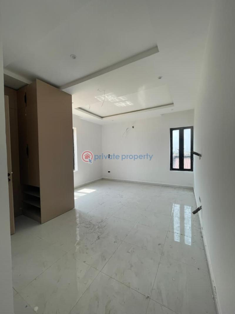 2 bedroom Block Of Flats For Sale Estate, Freedom Way Lekki Lekki Phase 1 Lagos - 3