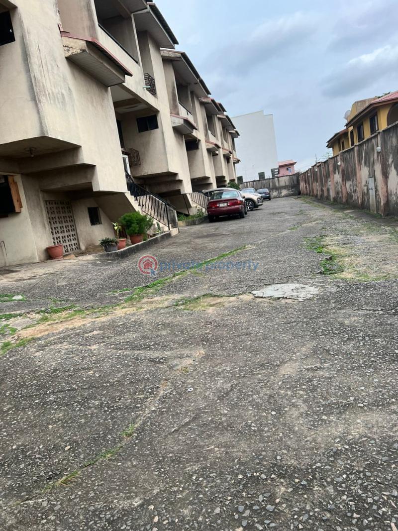 4 bedroom House For Sale Ogudu Ojota Lagos - 1