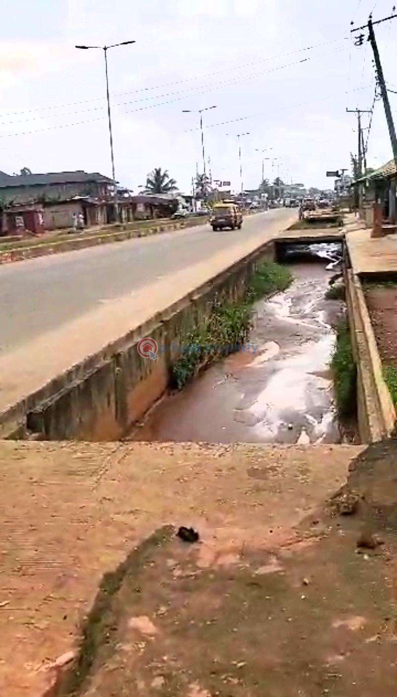 Land For Sale After Teachers' House Before Egor Market. Benin Edo - 1