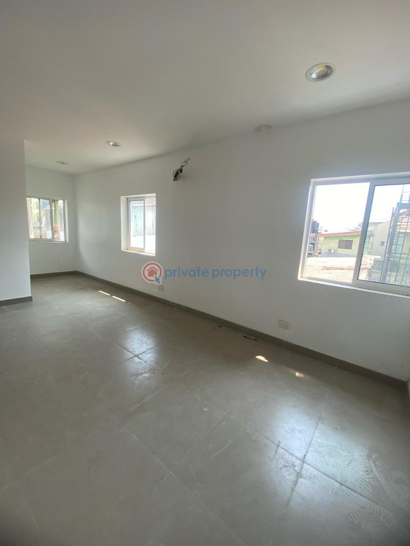 50sqm shop in a strategic environment - 2 Shop For Rent Lekki Phase 1 Lagos - 2