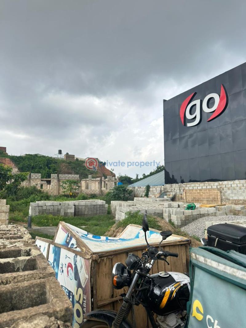 Land For Sale Location: Ologuneru Road, Just After Item 7(facing The Major Road) Ibadan Oyo - 3