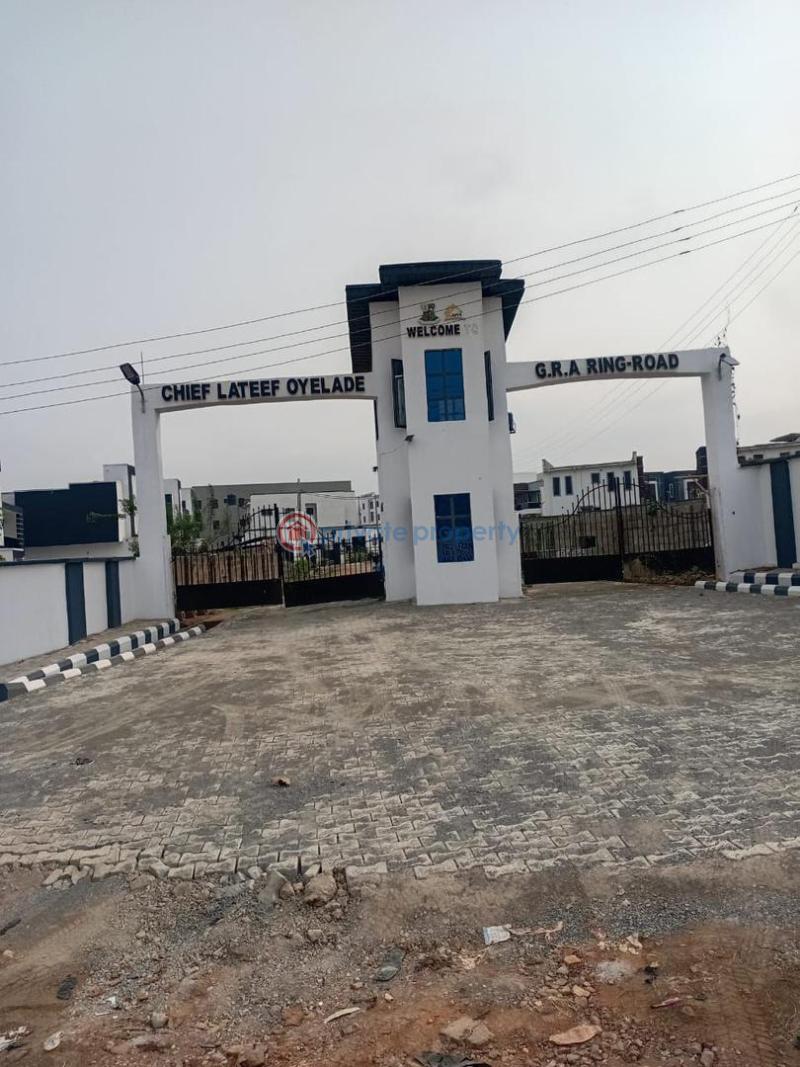 Land For Sale Chief Lateef Oyelade Gra, Off Ring Road Ibadan. Ibadan Oyo