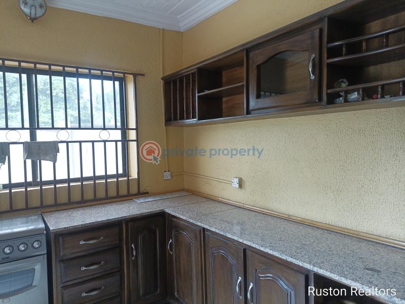 5 bedroom Bungalow For Sale Yawuri Area, Akobo Akobo Ibadan Oyo - 1